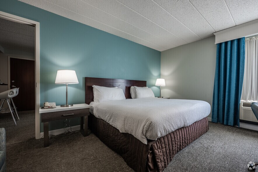 More Photos Of 164 Fort Couch Rd, Pittsburgh Hotel For Sale