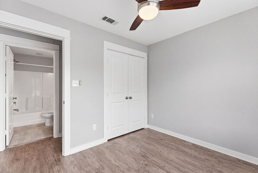 More Photos Of 307 N Henry St, Lindale Apartments For Sale