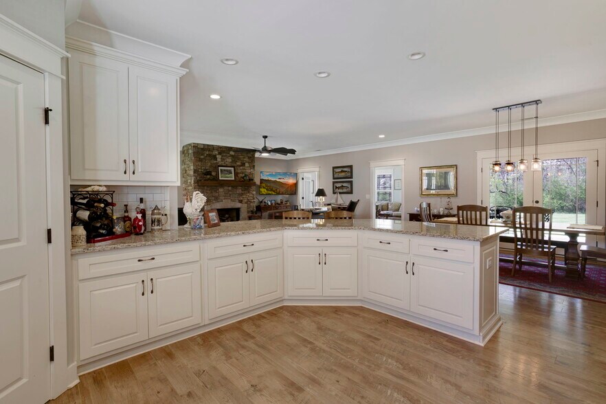 More Photos Of , Young Harris Specialty For Sale