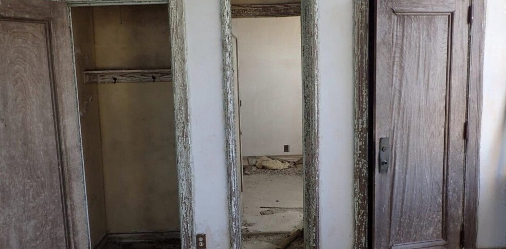 More Photos Of 101 Main St, Texarkana Hotel For Sale