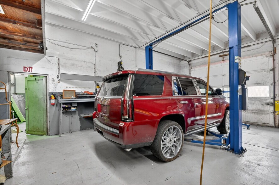 More Photos Of 1901 Florida St, Lake Worth Auto Repair For Sale