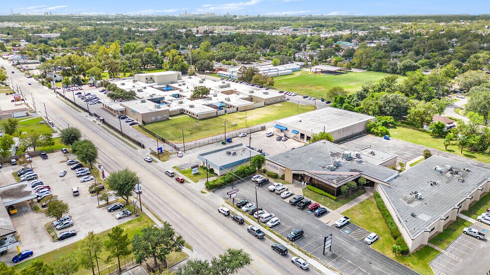 More Photos Of 6031 Airline Dr, Houston Medical For Sale