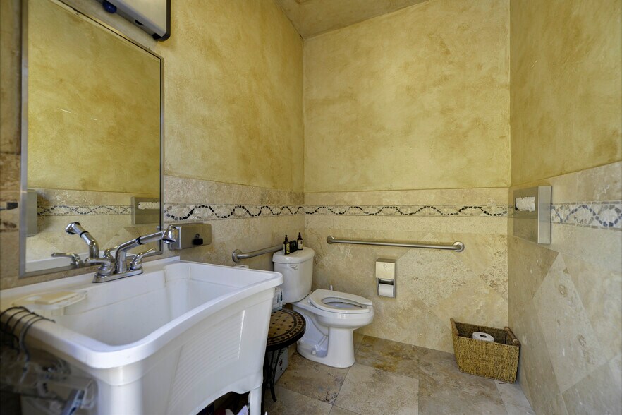 More Photos Of 6195 E Cave Creek Rd, Cave Creek Storefront Retail Office For Sale