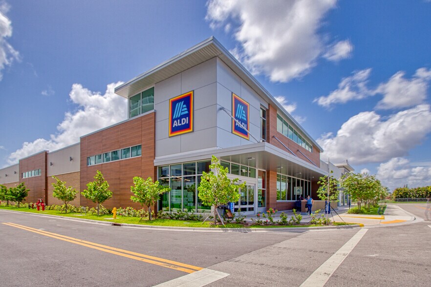 More Photos Of 5875 NW 105th Ct, Doral Storefront For Lease