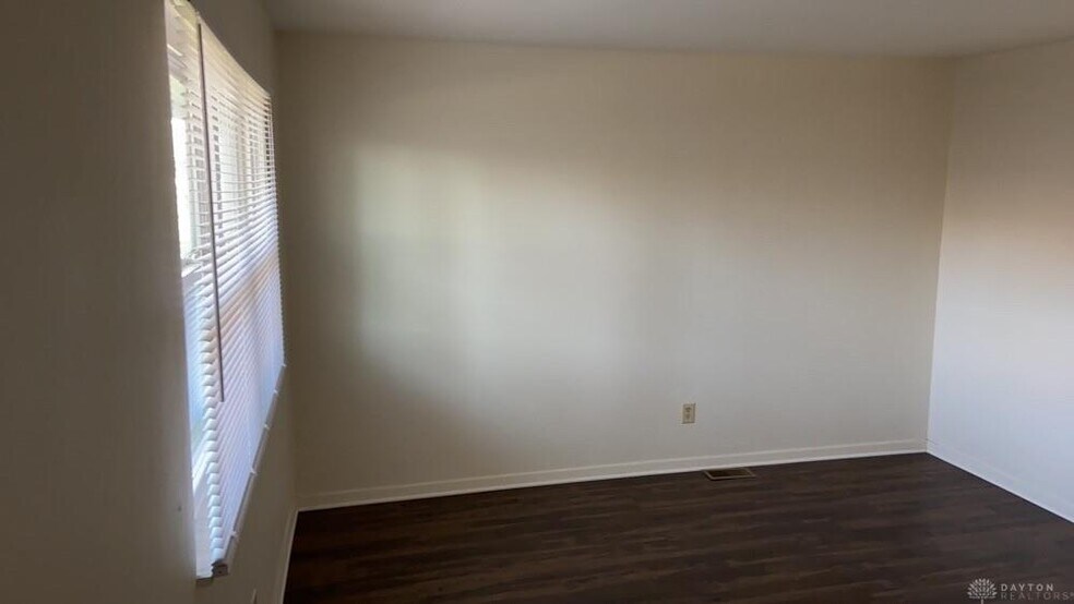 More Photos Of 3214 Illinois Ave, Middletown Apartments For Sale