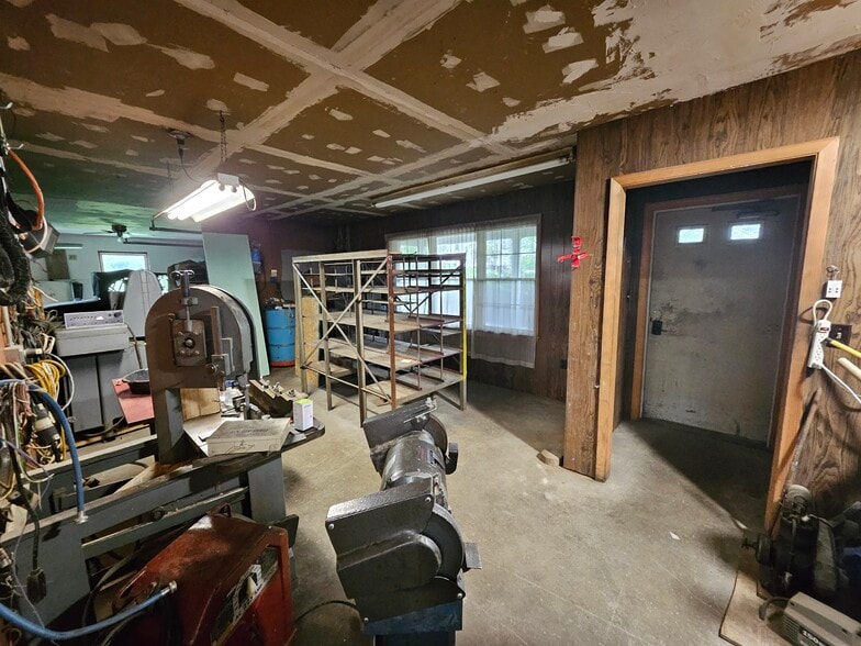 More Photos Of 200 Brewery Run Ln, Saint Marys Specialty For Sale