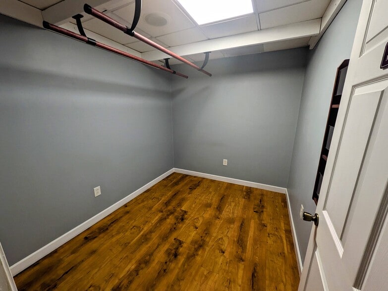 More Photos Of 195 W Statesville Ave, Mooresville Freestanding For Sale