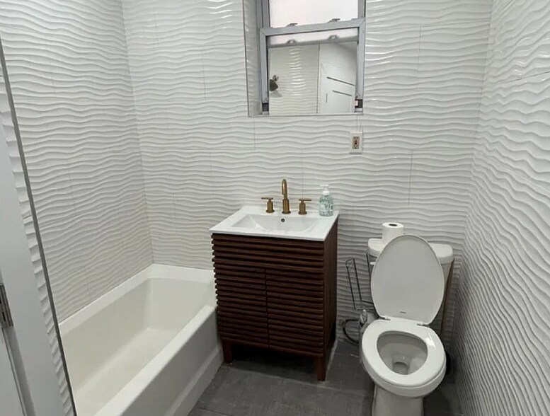 More Photos Of 2001 Park St, Atlantic Beach Storefront Retail Residential For Sale