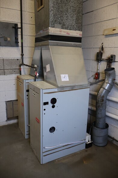 More Photos Of 311 Vischer Ferry Rd, Clifton Park Auto Repair For Sale