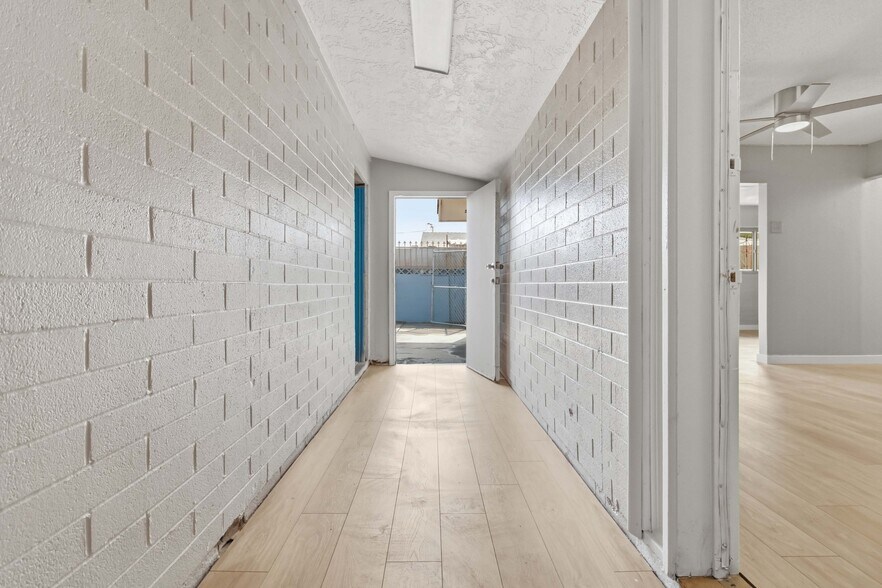 More Photos Of 1211 S Eastern Ave, Las Vegas Office For Lease