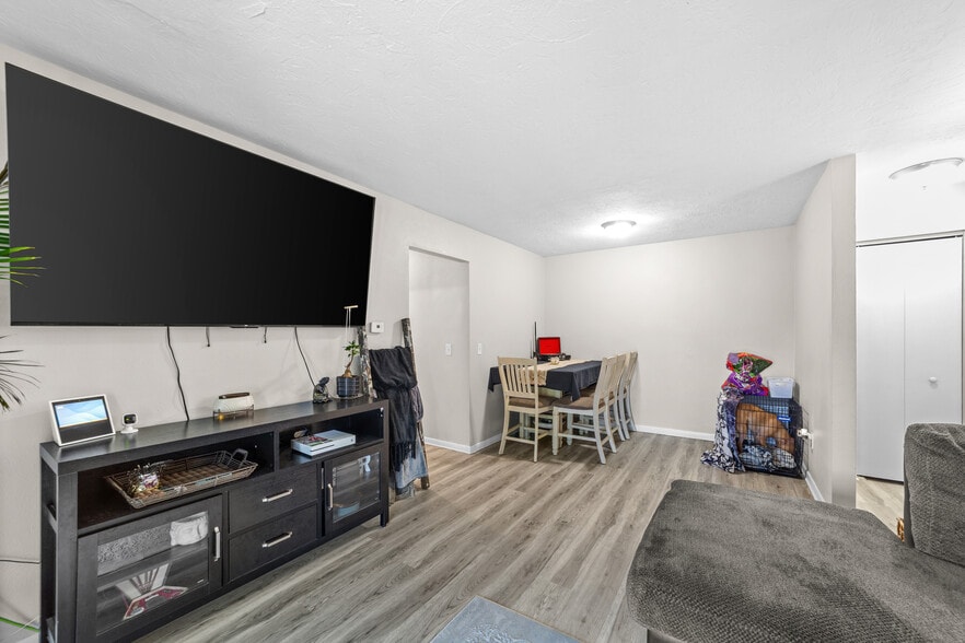 More Photos Of 5216 E Lake Rd, Sheffield Lake Apartments For Sale