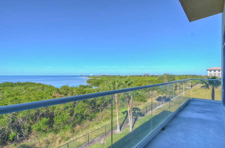 Primary Photo Of 5550 W Executive Dr, Tampa Office Residential For Lease