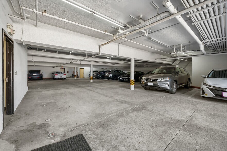 More Photos Of 3360 W Olympic Blvd, Los Angeles Office For Lease