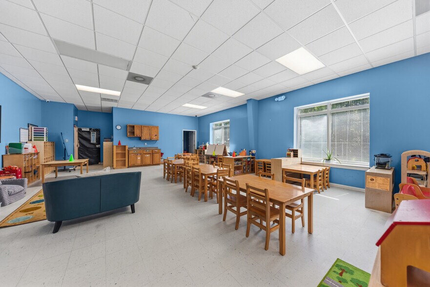 More Photos Of 480 Henrietta St, Kingsland Flex For Sale