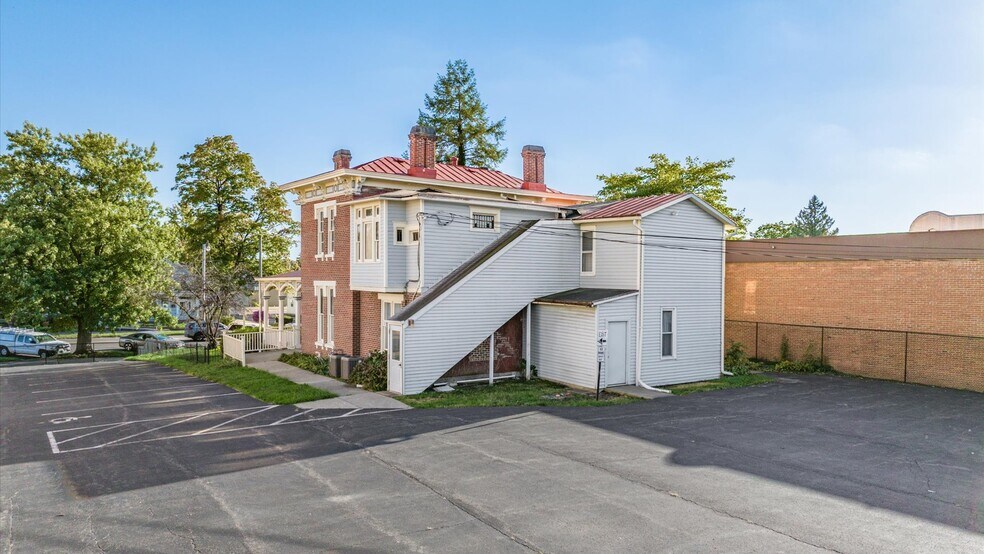 More Photos Of 126 W Church St, Newark Office Residential For Sale