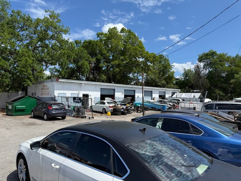 Primary Photo Of 13413 N Nebraska Ave, Tampa Auto Repair For Lease