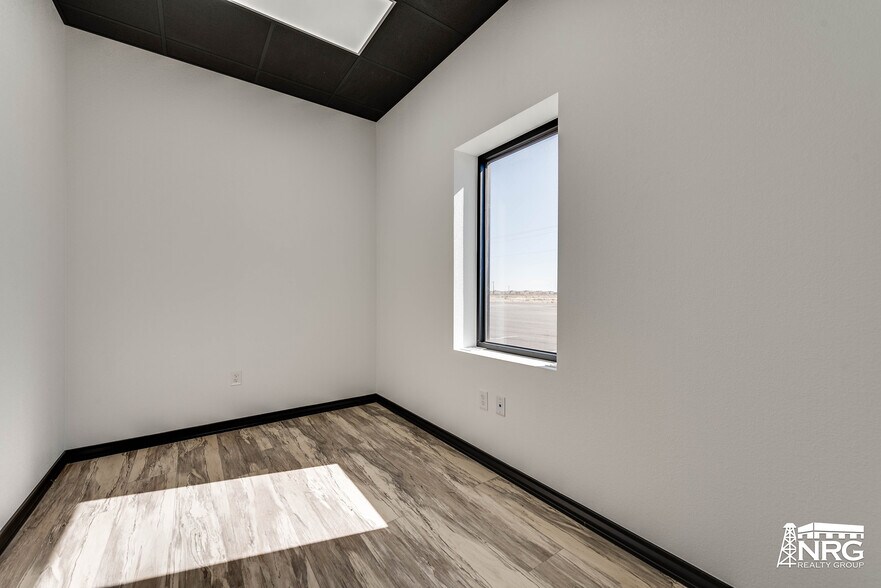 More Photos Of 5620 FM 1788 (Lot 4), Midland Warehouse For Sale