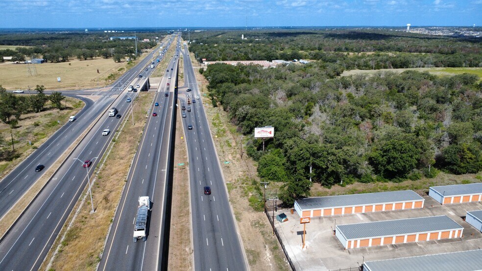 More Photos Of 714 Highway 71 W, Bastrop Freestanding For Lease