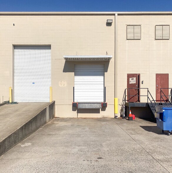 More Photos Of 1349 Old 41 Hwy NW, Marietta Warehouse For Lease