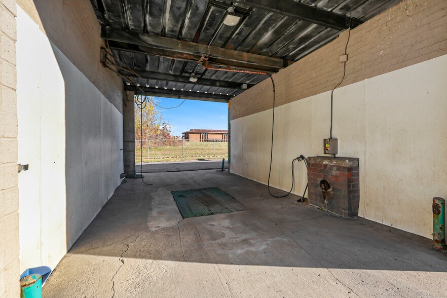 More Photos Of 3422 Flushing Rd, Flint Auto Repair For Sale