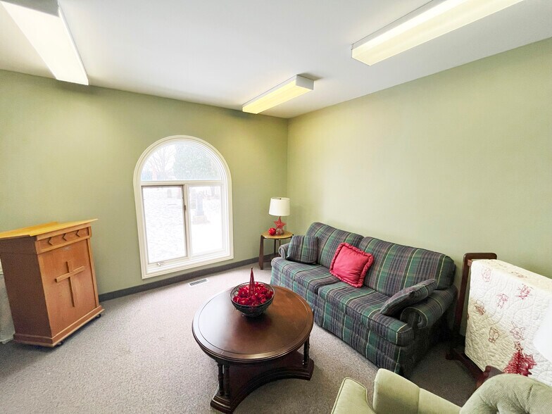 More Photos Of 12274 Guelph Line, Milton Specialty For Sale