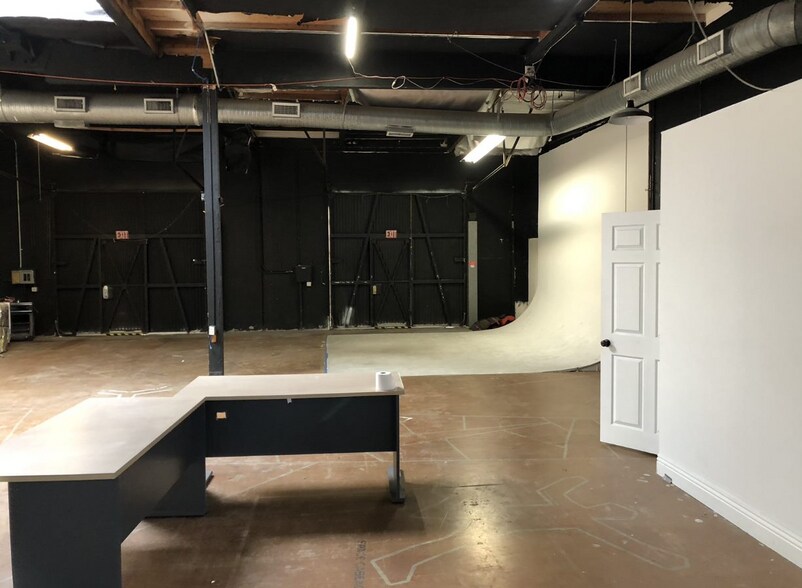 More Photos Of 634 N Poplar St, Orange Unknown For Lease