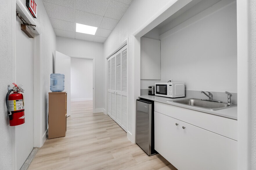 More Photos Of 117 Majorca Ave, Coral Gables Office For Sale