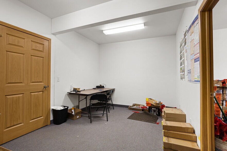 More Photos Of 2001 8th Ave SE, Minot General Retail For Sale