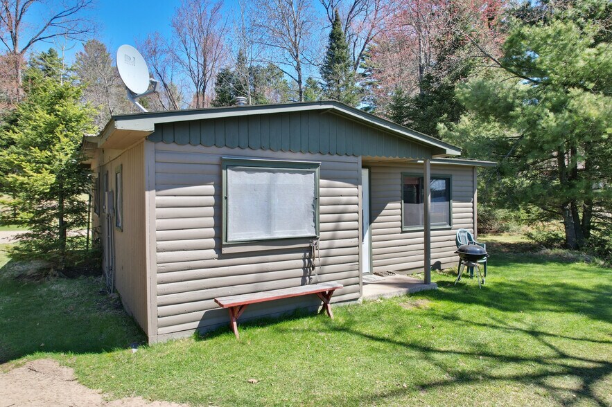 More Photos Of 8475 Hillcrest Ln, Saint Germain Hotel For Sale