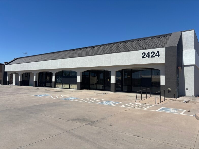 Primary Photo Of 2424 E McDowell Rd, Phoenix Freestanding For Lease
