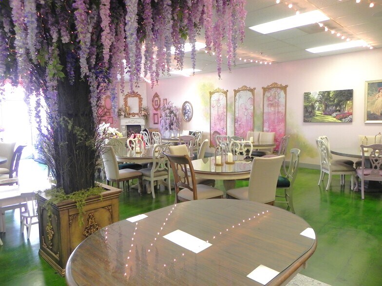 More Photos Of 2083 Orange Tree Ln, Redlands Freestanding For Lease