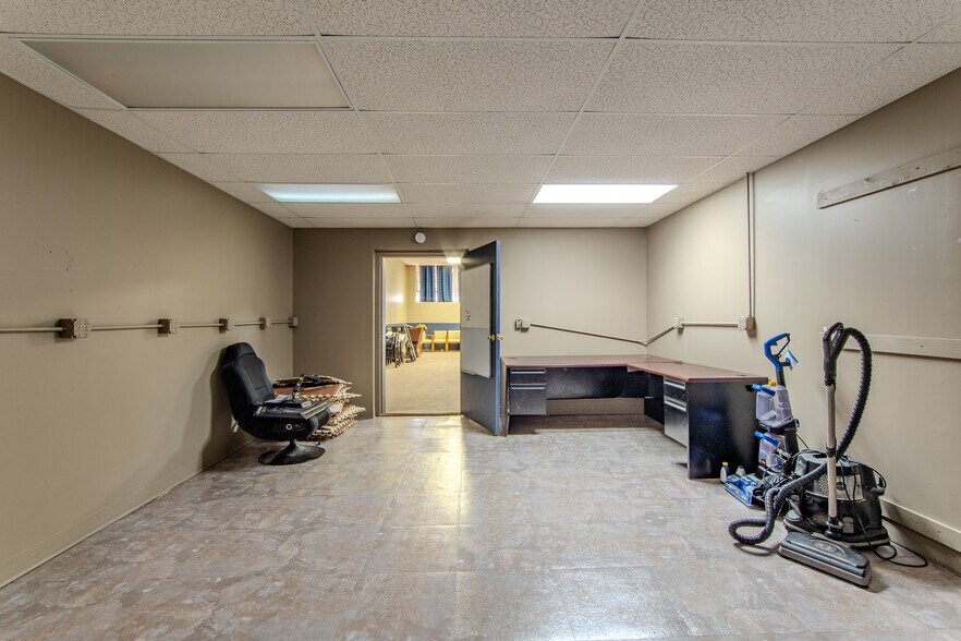 More Photos Of 126 E Main St, Adamsville Storefront For Sale
