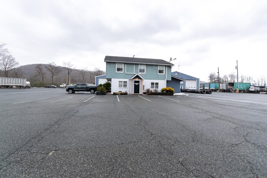 More Photos Of 56 US 46 Hwy, Columbia Distribution For Lease