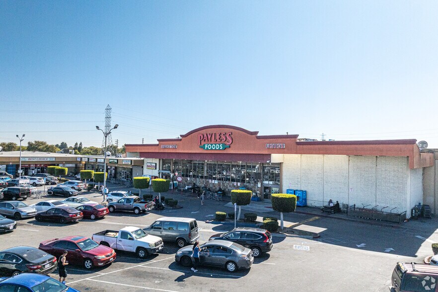 More Photos Of 620-650 E El Segundo Blvd, Los Angeles Unknown For Lease