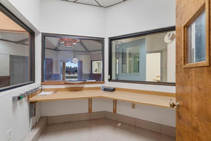More Photos Of 2929 S Maryland Pky, Las Vegas Medical For Sale