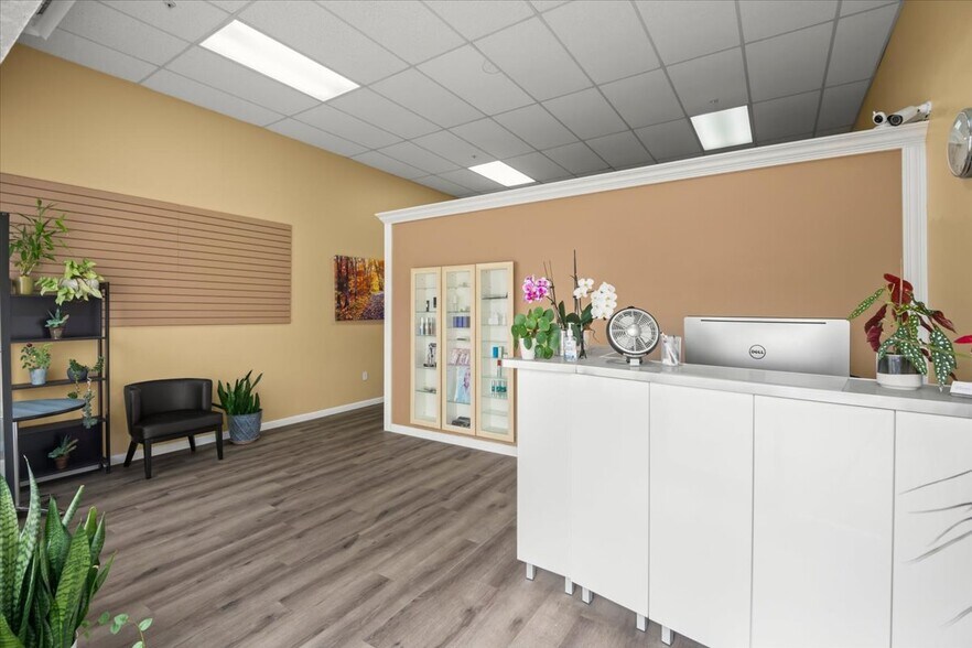 More Photos Of 168 W 25th Ave, San Mateo Storefront For Sale