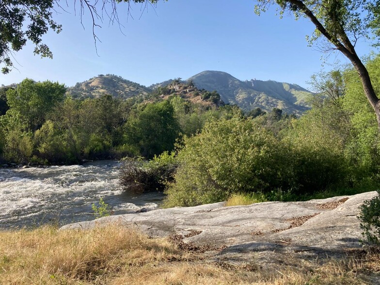 More Photos Of 42975 Sierra Dr, Three Rivers Hotel For Sale