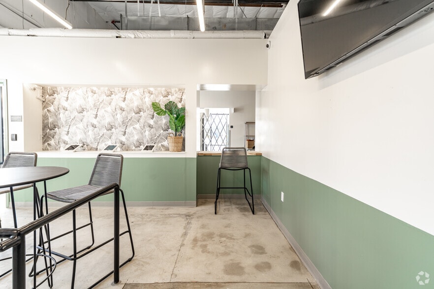 More Photos Of 16711-16725 Hawthorne Blvd, Lawndale Unknown For Lease