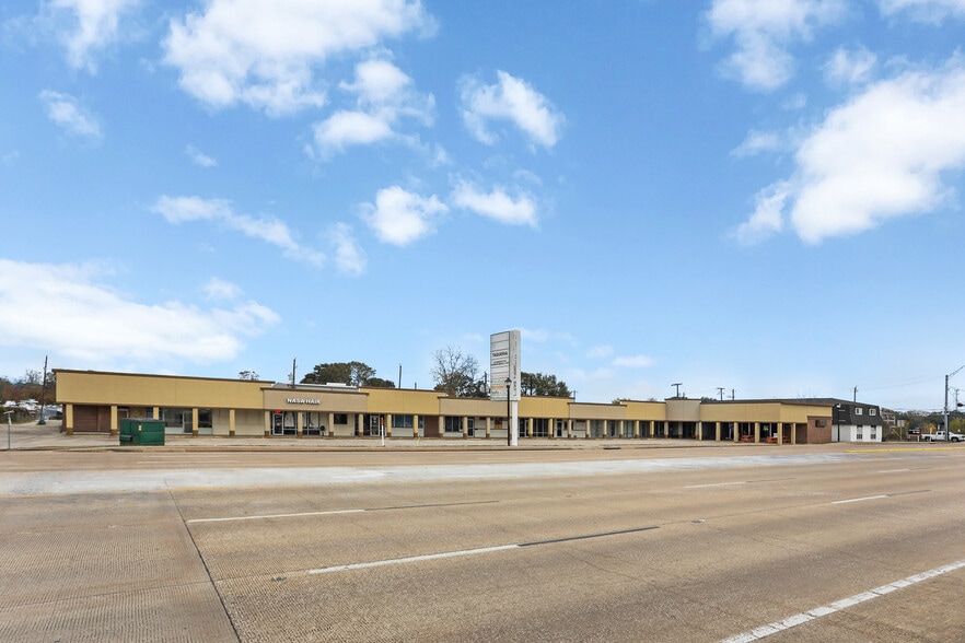 More Photos Of 2622 NASA Rd 1, Seabrook Unknown For Lease