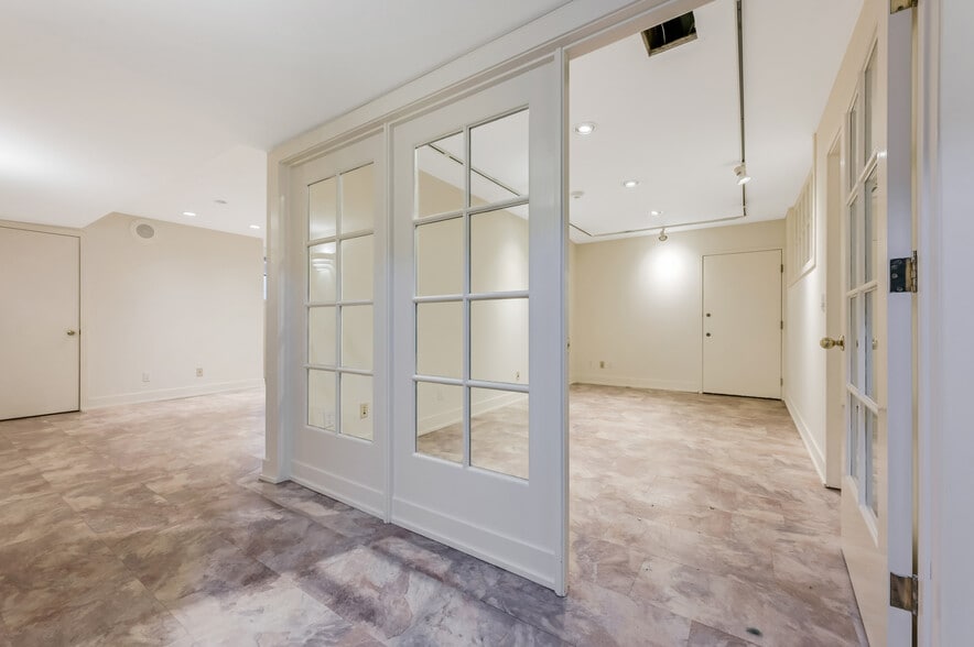 More Photos Of 16 Goodfriend Dr, East Hampton Office Residential For Lease