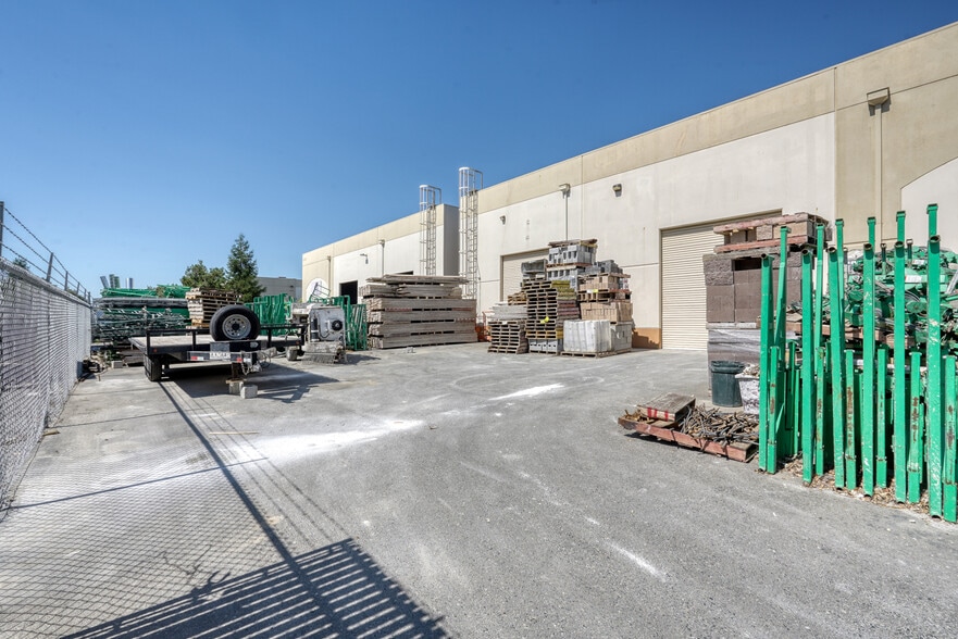 More Photos Of 10131 Iron Rock Way, Elk Grove Manufacturing For Lease