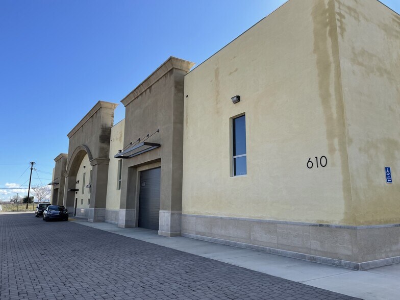 Primary Photo Of 610 E Avenue L, Lancaster Warehouse For Lease