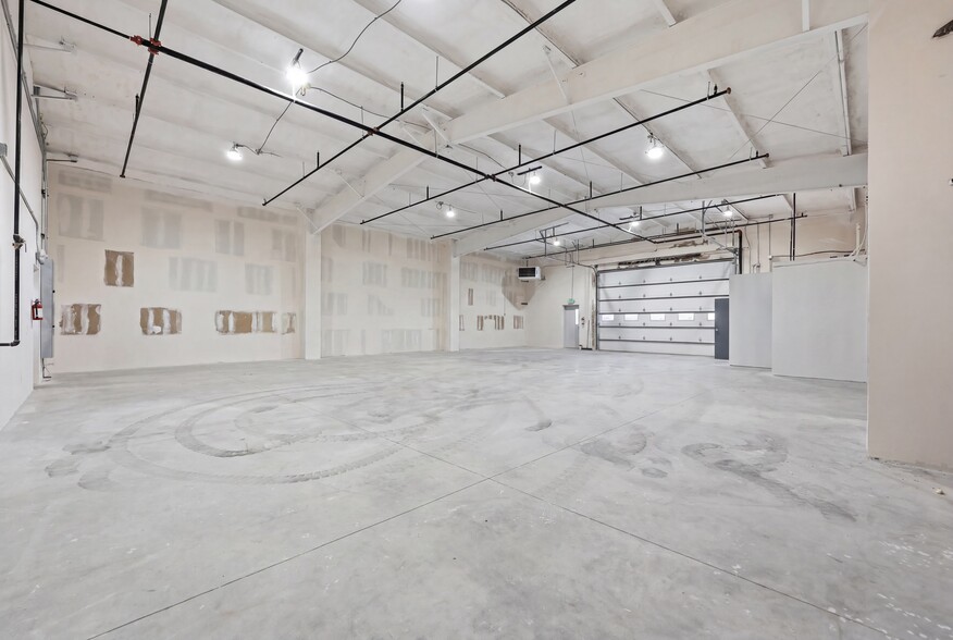 More Photos Of 5275 Adams St, Denver Warehouse For Lease