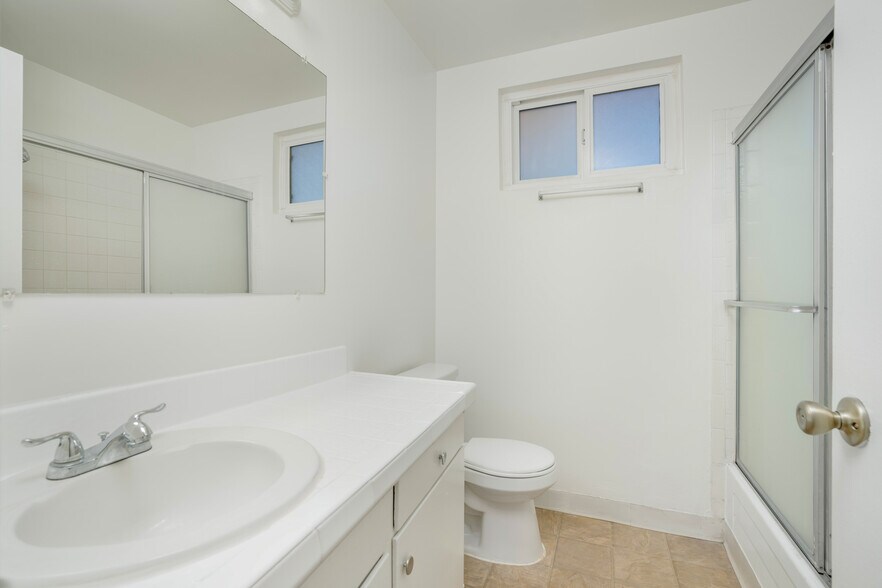 More Photos Of 7000 Etiwanda Ave, Reseda Apartments For Sale