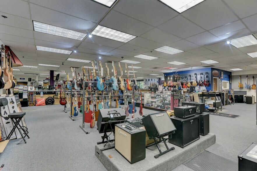 More Photos Of 3738 Pacific Ave SE, Olympia General Retail For Sale