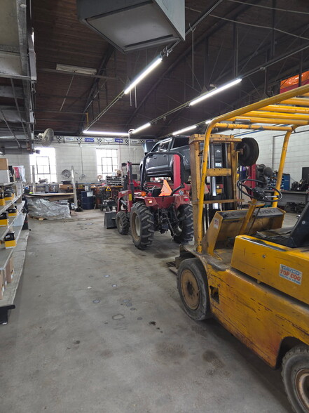 More Photos Of 3880 S Baldwin Rd, Lake Orion Freestanding For Sale