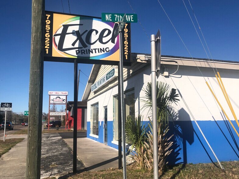 More Photos Of 687 NE 5th St, Crystal River Freestanding For Sale