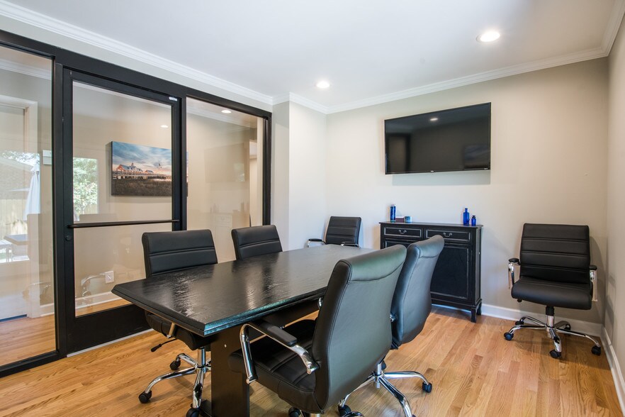 More Photos Of 451 Folly Rd, Charleston Office Residential For Lease