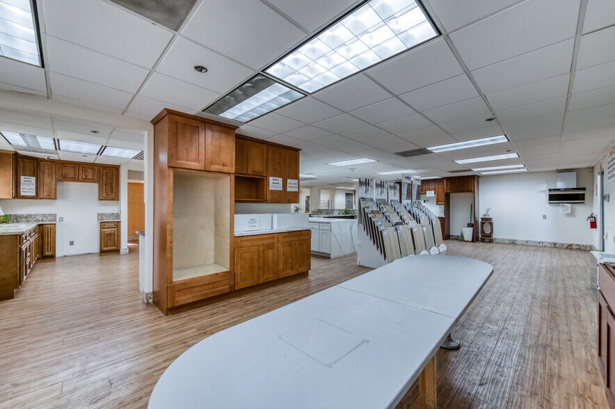 More Photos Of 5333 N Cornelia Ave, Fresno Warehouse For Sale