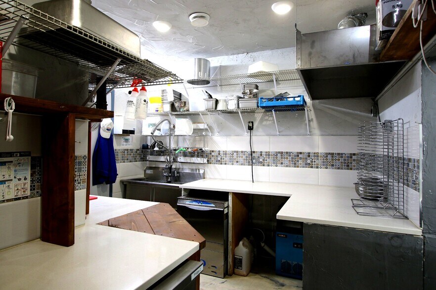 More Photos Of 10020-10030 Jasper Ave NW, Edmonton Apartments For Lease